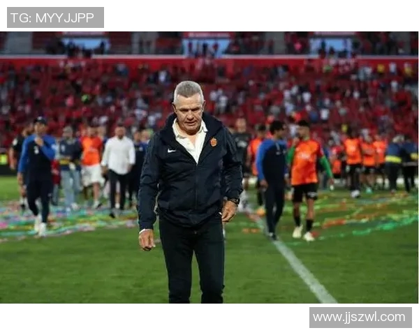 战术革新！新教练如何激活欧联？