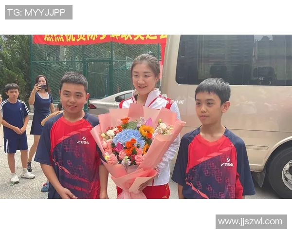 奥运冠军现身校园鼓励孩子坚持梦想