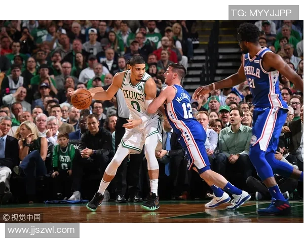 塔图姆赛场举动引发球迷热议 这一行为背后隐藏着怎样的深层次原因